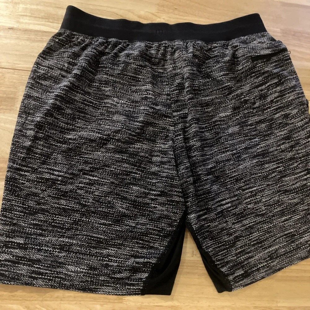 Lululemon T.H.E. Short Linerless Mens XL Black Athletic LM7AAWS